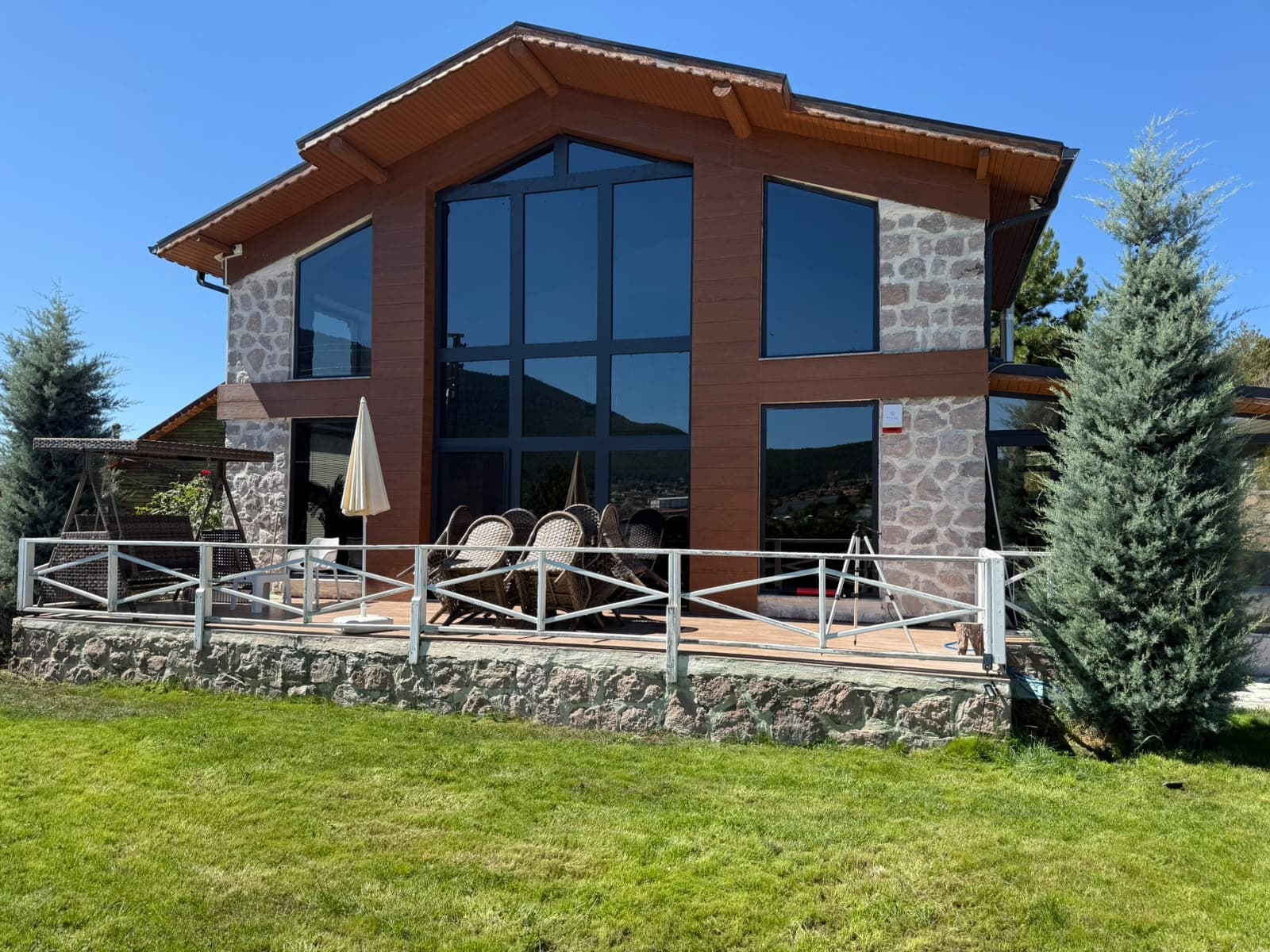 Çamlıdere'de tamamlanan villa projesinin dış görünümü